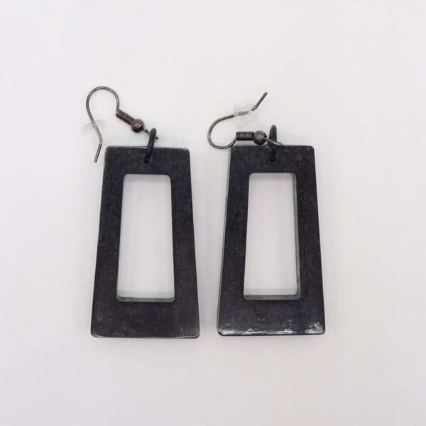 Pendientes de resina con forma de trapecio hueco - Imagen 2