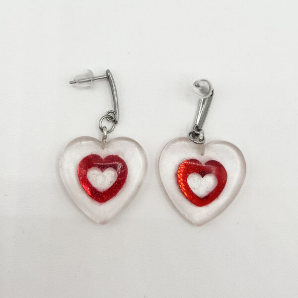 Pendientes de resina en forma de corazón