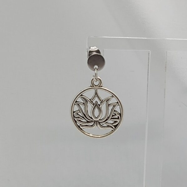 Pendientes Flor de Loto – Equilibrio y elegancia en acero