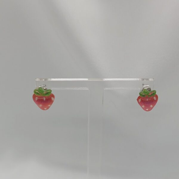 Pendientes Mini Fresa – Acero Hipoalergénico y Diseño Frutal Artesanal - Imagen 2