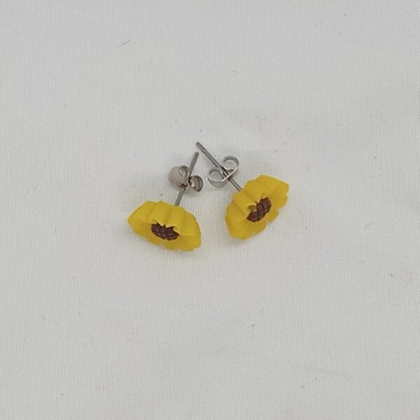 Pendientes Mini Girasol – Acero Inoxidable y Diseño Floral