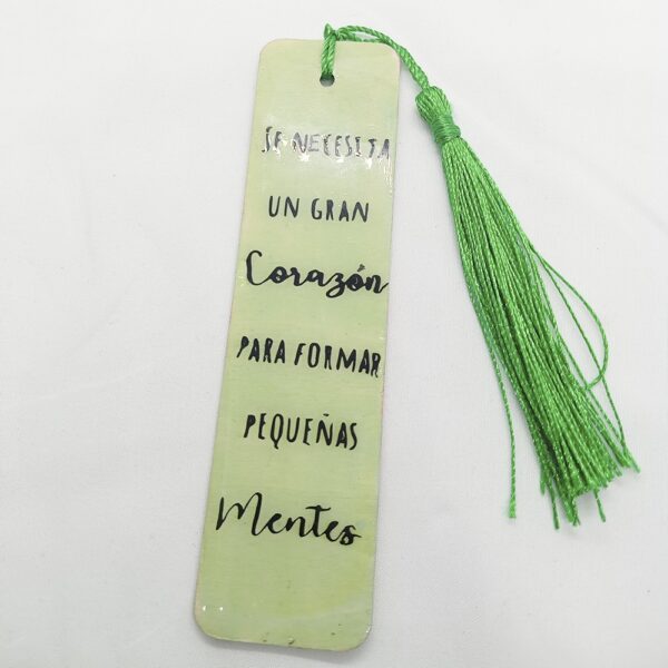 Marcapáginas de Madera con Frase Inspiradora y Capa de Resina – Personalizable