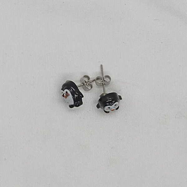 Pendientes Pingüino Mini – Ternura Invernal con Cierre de Acero